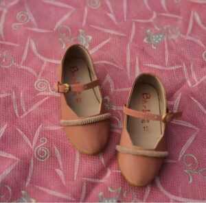 girls red formal pumps